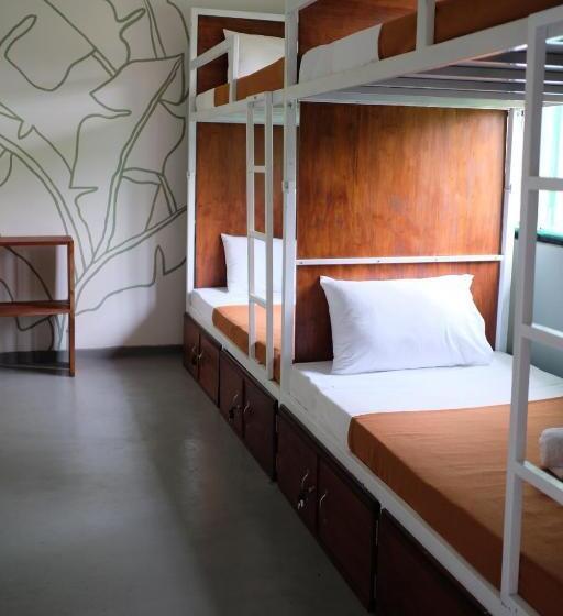 호스텔 Senses Yoga Retreat