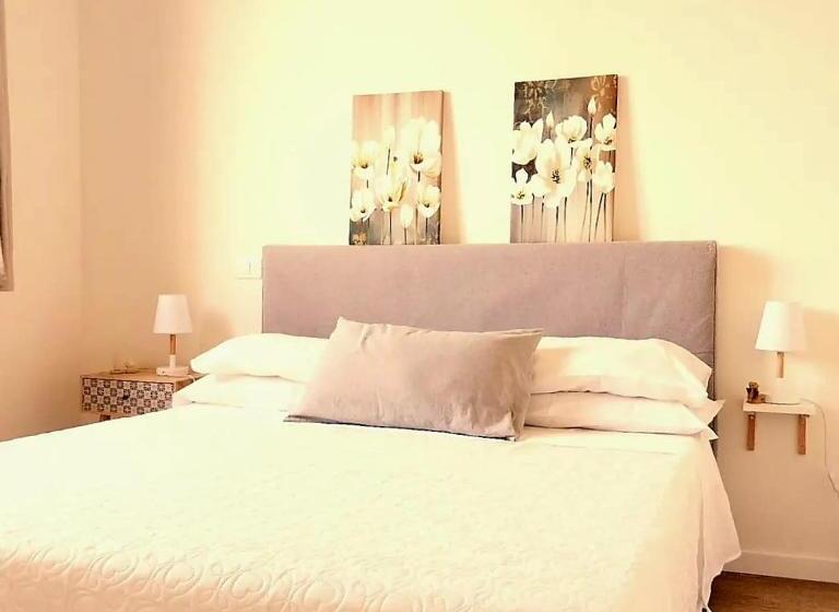 Bed and Breakfast Bee Home