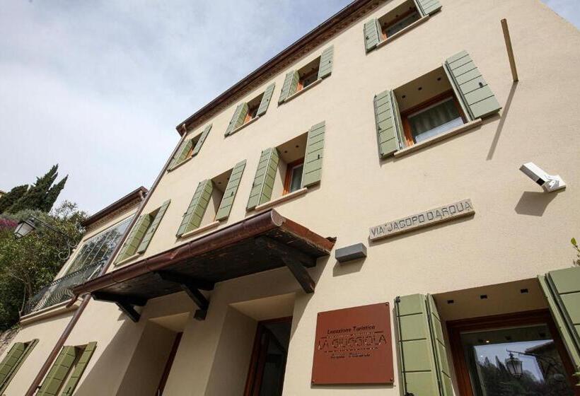 مبيت وإفطار La Giuggiola