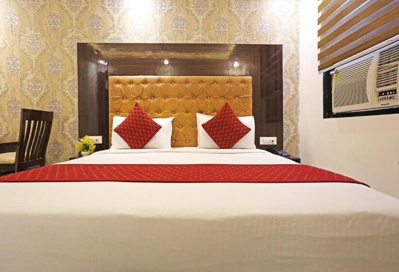 Bed and Breakfast The Iconic Hotel Delhi International Airport
