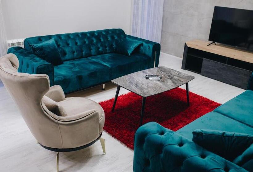 تختخواب و صبحانه Vila Radovics And Apartments