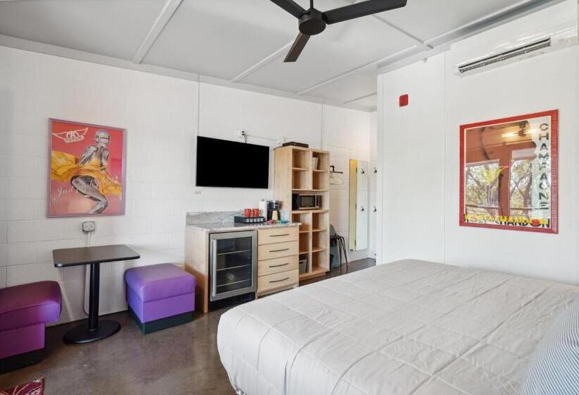 Boutique Vera Hotel In The Heart Of Folly Beach