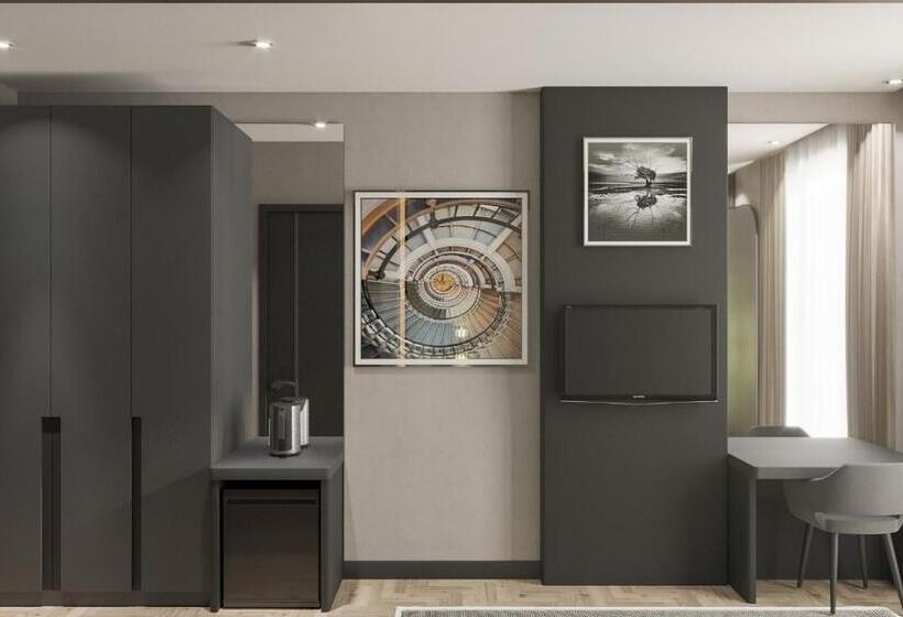 Demair Hotel And Transfer