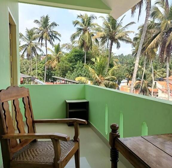 Hotel Cosmic Holiday Inn