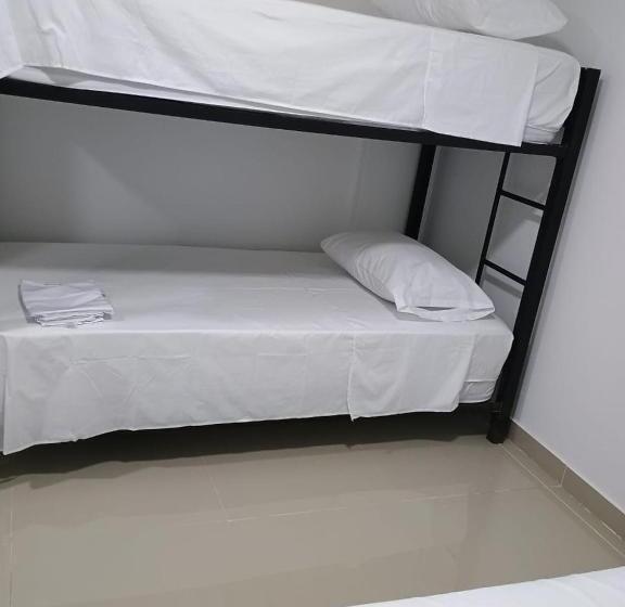 מלון כמוסות Di Mar