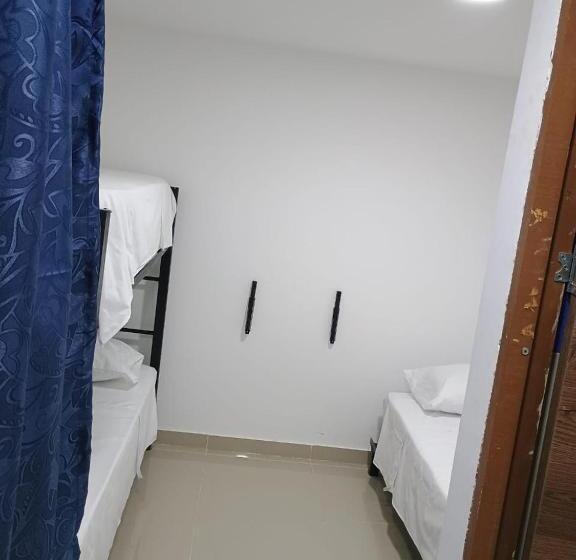 מלון כמוסות Di Mar