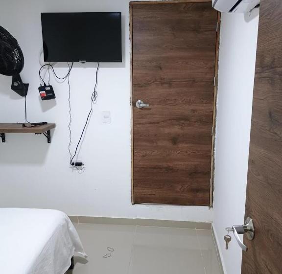 מלון כמוסות Di Mar