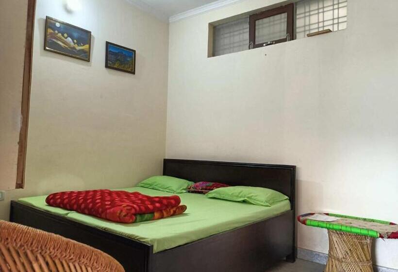 בית מלון כפרי Grg Herb Club Homestay Bhimtal