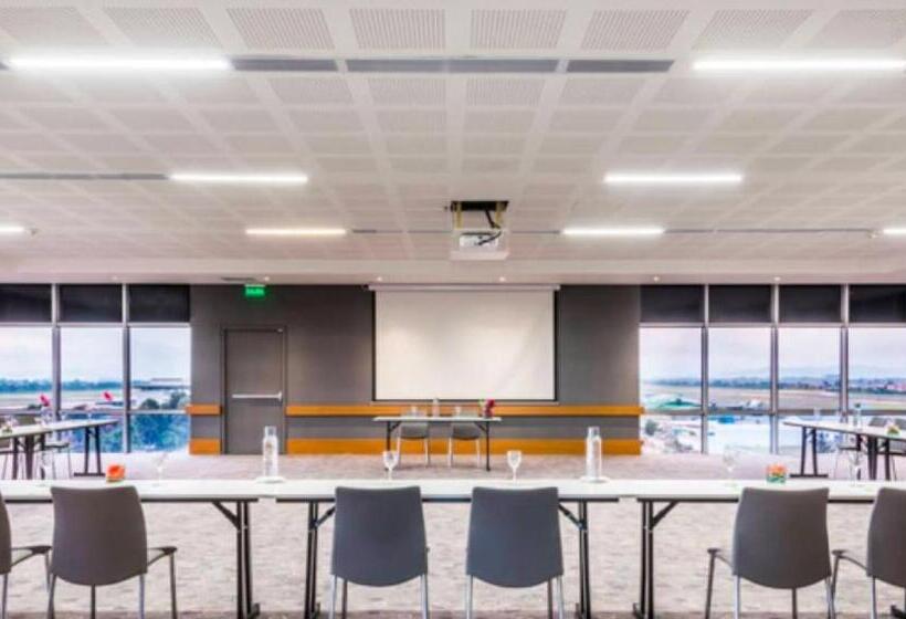 فندق Marriotte Courtyard   Superior Twin   Colombia