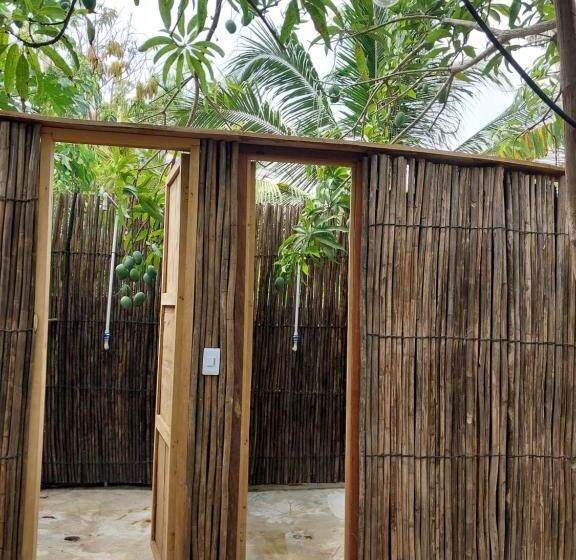 בית מלון כפרי Hostel Nugeku