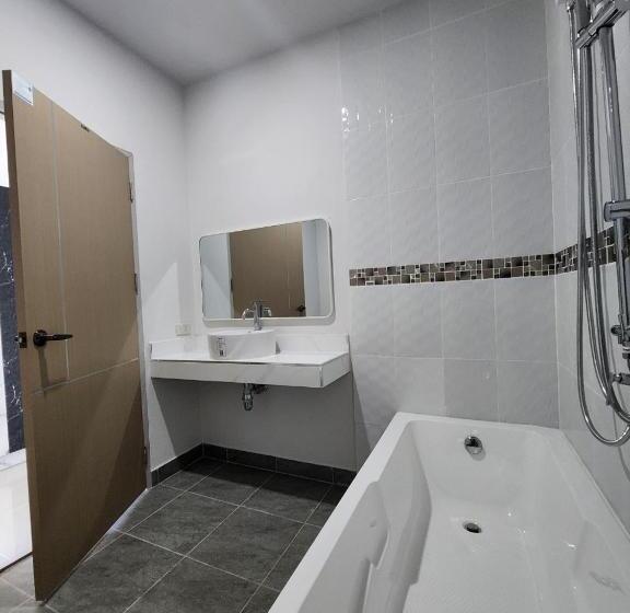 בית מלון כפרי Sasi Pool Villa Phuket