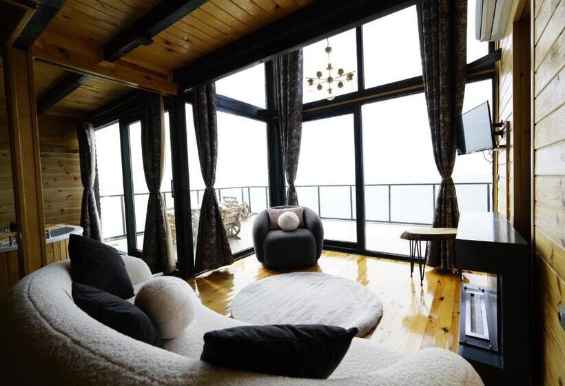 ホテル Venek Viila Suit