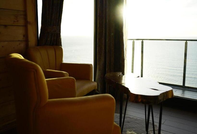 ホテル Venek Viila Suit