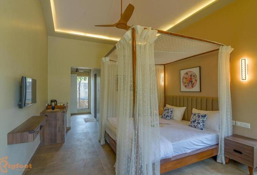 Jomo Resort