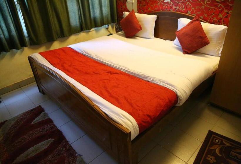 Mid City Hotel & Resto