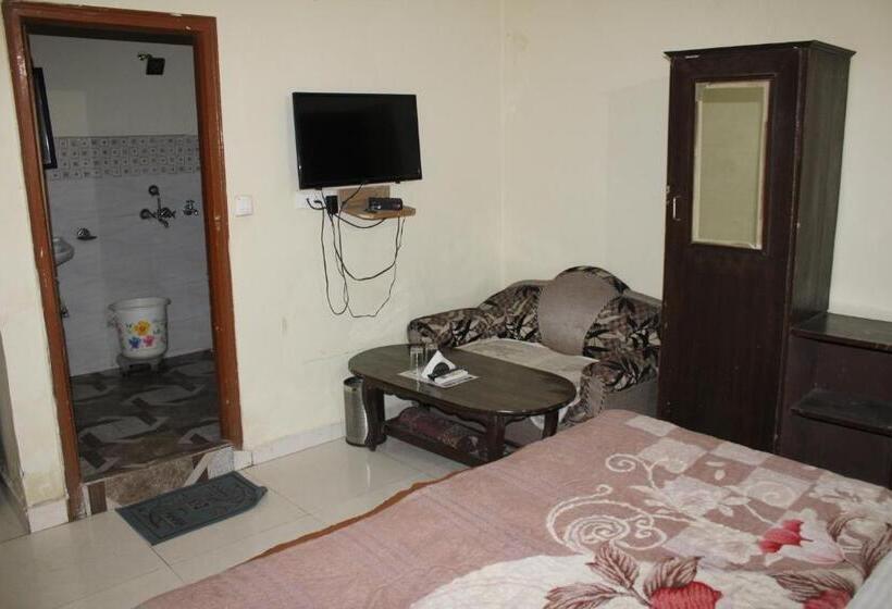 Mid City Hotel & Resto