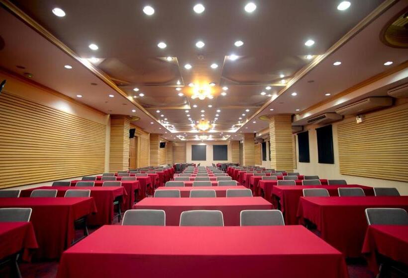 Pearl Resort And Hotel เพิร์ลรีสอร์ทแอนด์โฮเทล