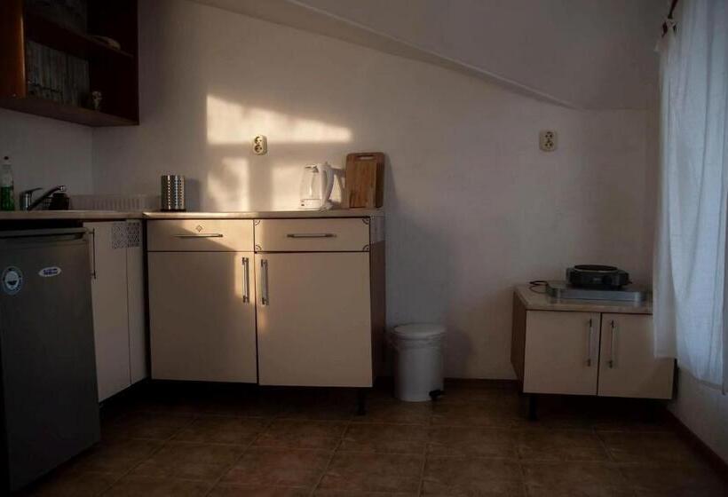 Pensión вила лора