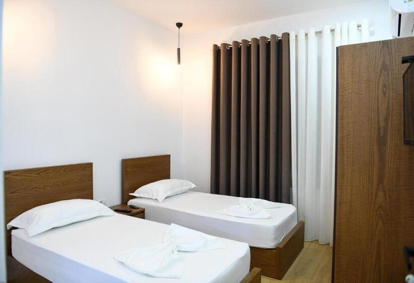 بنسيون Guest House Cela City Centre