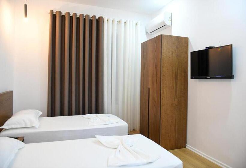 بنسيون Guest House Cela City Centre