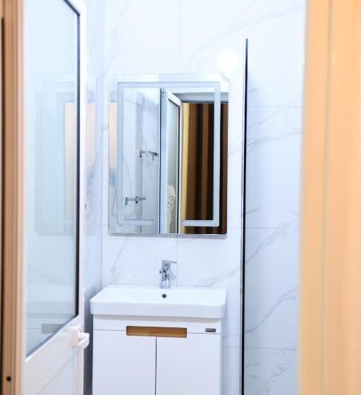 بنسيون Guest House Cela City Centre