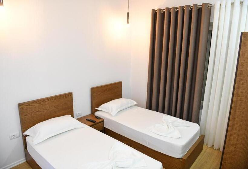 بنسيون Guest House Cela City Centre