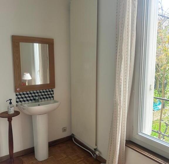 펜션 All Room Paris Ouest Colombes