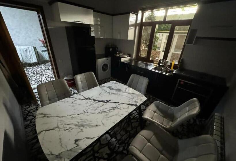 پانسیون Chashmasor Guest House