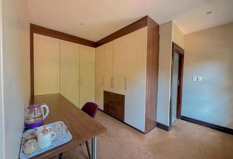 פנסיון Fullbliss Guesthouse