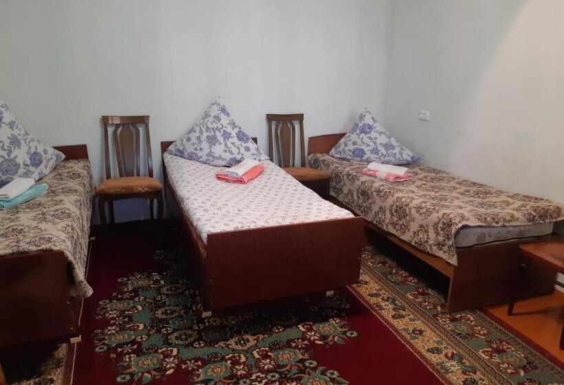 پانسیون Guest House Lola