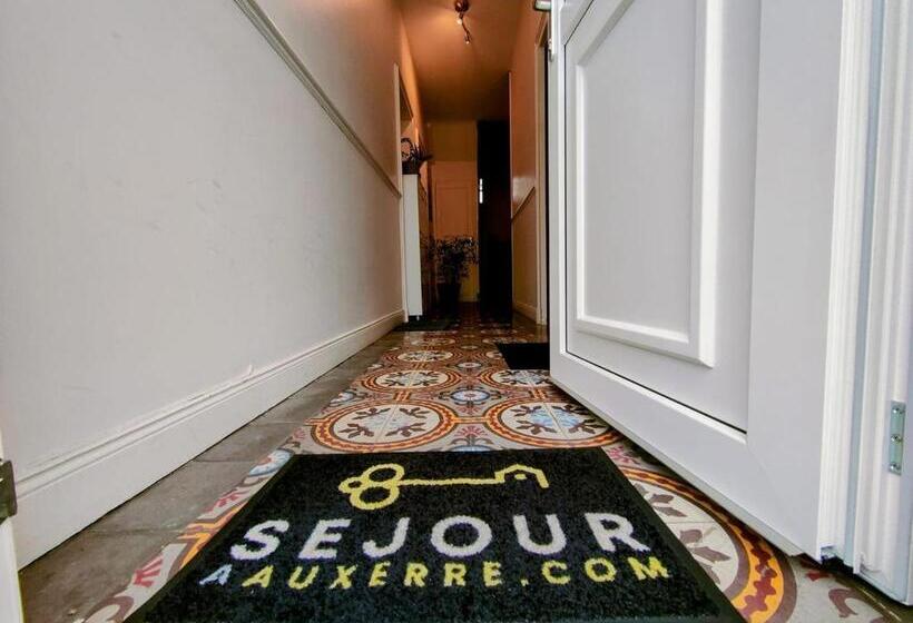 פנסיון Home   Champoulains   Séjour à Auxerre