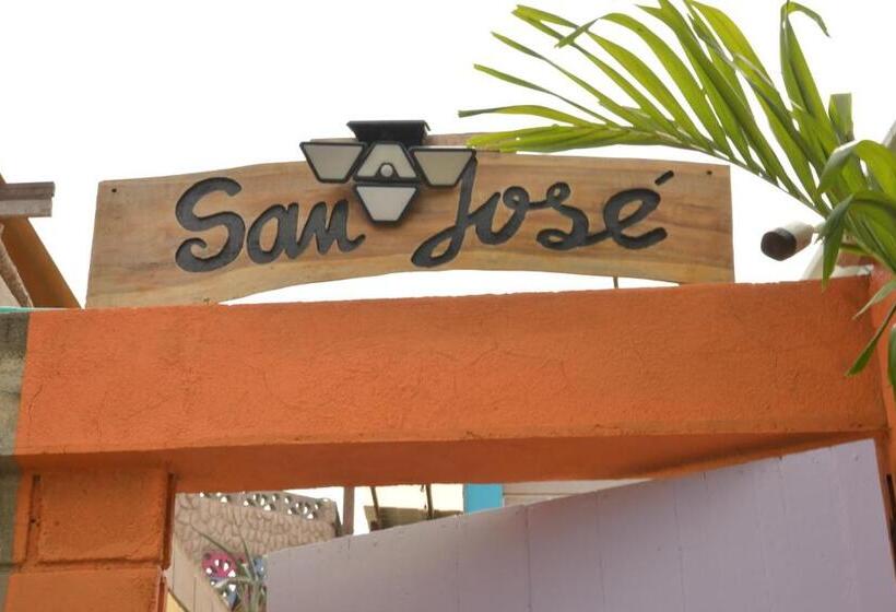 بنسيون Hostal San Jose