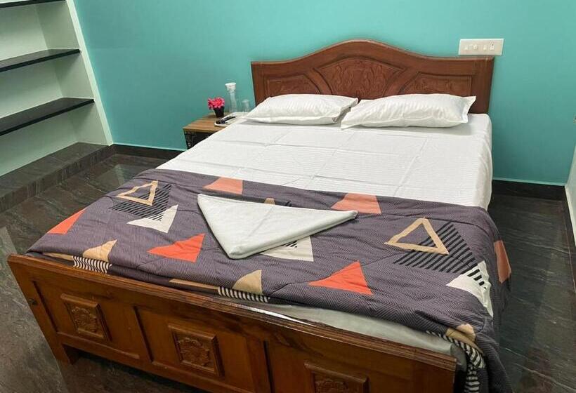 پانسیون La Tanvi Villa @serenity Beach Side