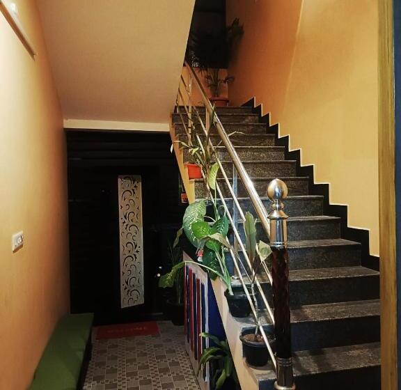 پانسیون La Tanvi Villa @serenity Beach Side