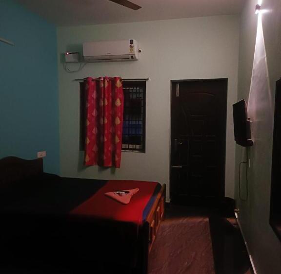 پانسیون La Tanvi Villa @serenity Beach Side