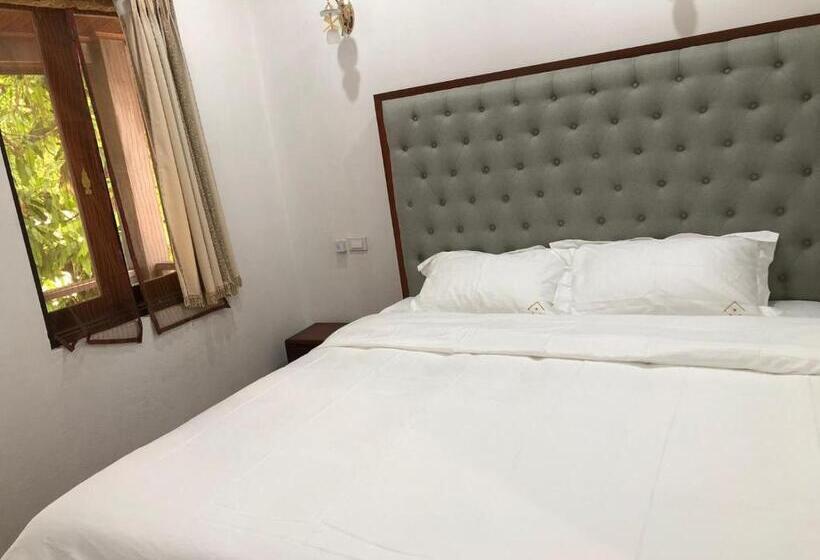 پانسیون Happy Hour