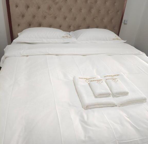 پانسیون Happy Hour