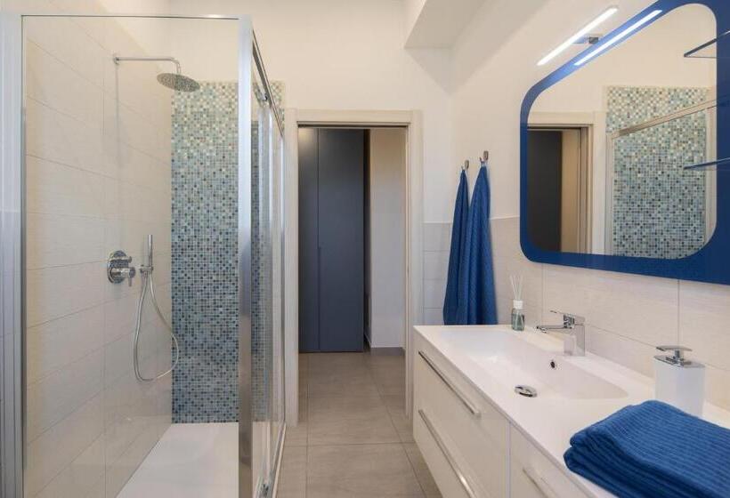 פנסיון Lucy’s House