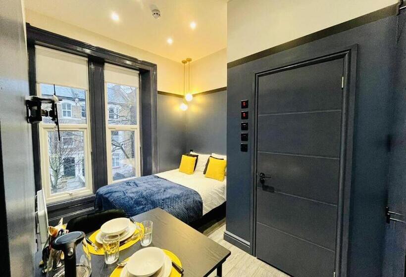 פנסיון Luxury Room, Central London, Ideal For Tourists