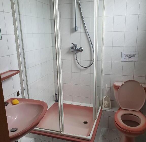 ペンション Monteurzimmer Alte Schule Heberndorf 1