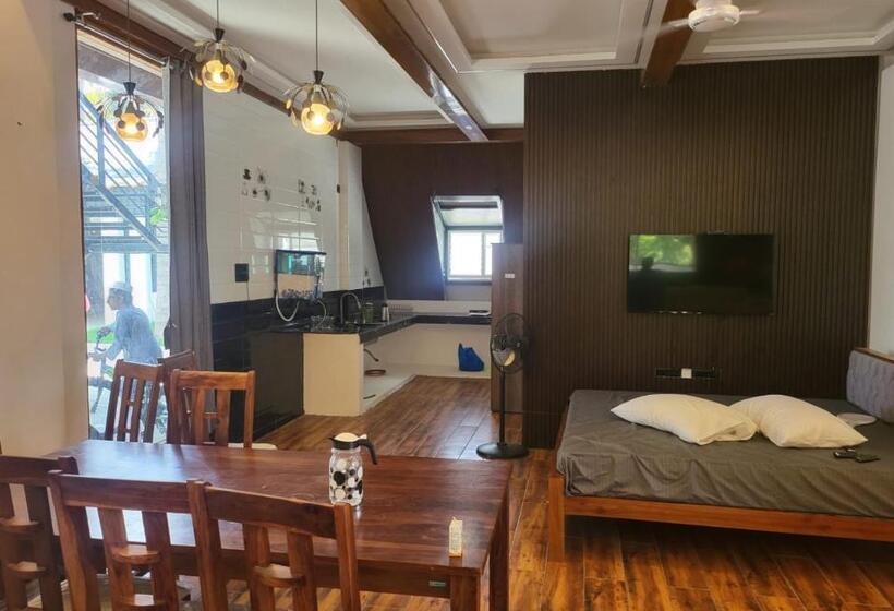 פנסיון Moon Light Resorts