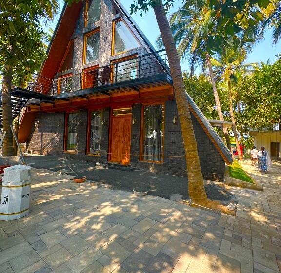 פנסיון Moon Light Resorts