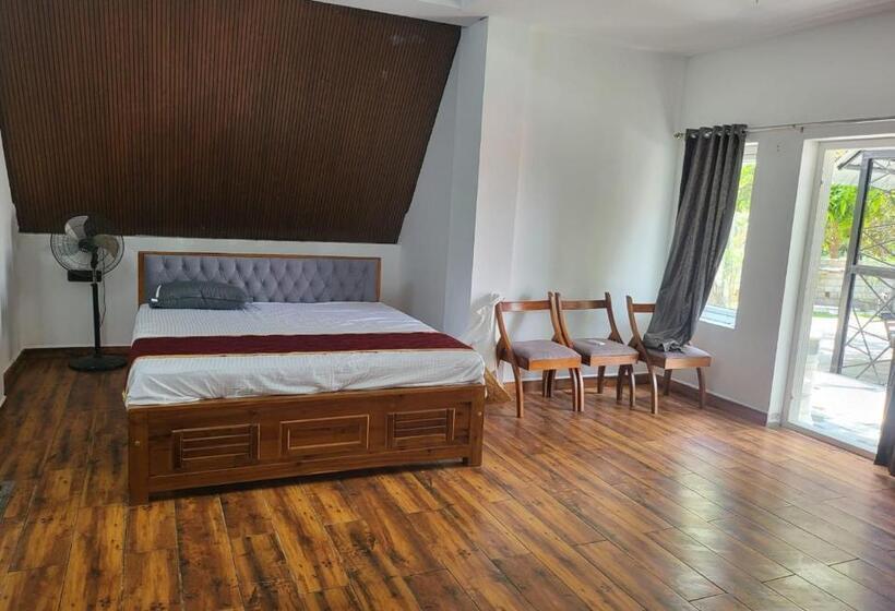 פנסיון Moon Light Resorts