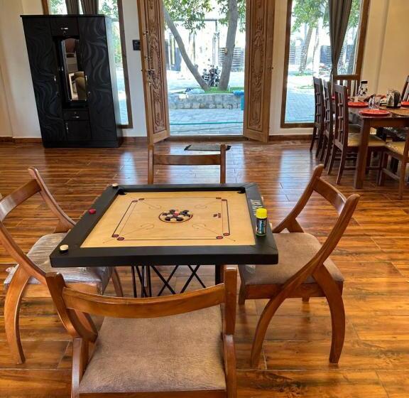 פנסיון Moon Light Resorts