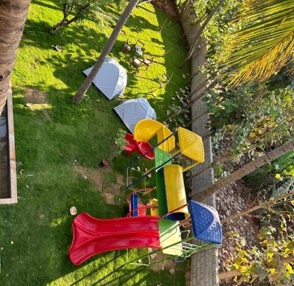 פנסיון Moon Light Resorts