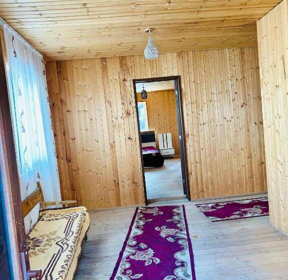 پانسیون Natia’s Guesthouse