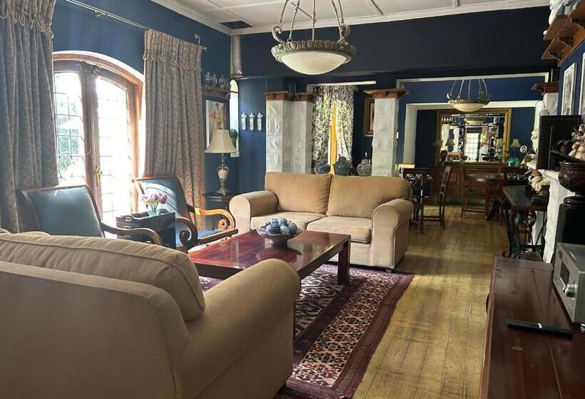 Пансион Pebble Fountain Guesthouse