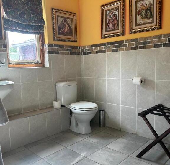 Пансион Pebble Fountain Guesthouse