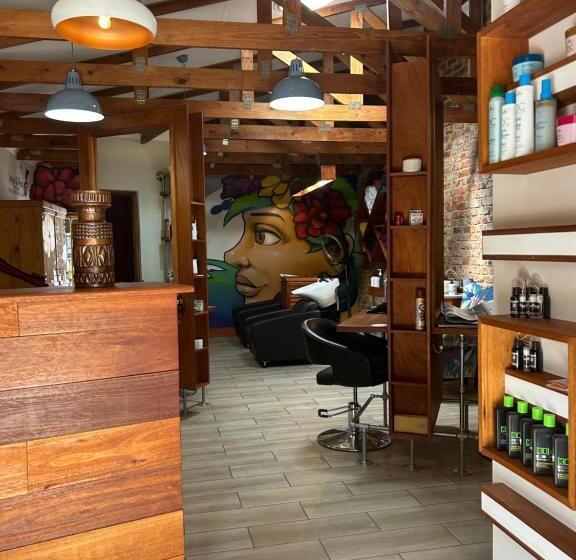 Пансион Pebble Fountain Guesthouse