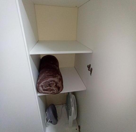 פנסיון Peshline Guest House Unit 1